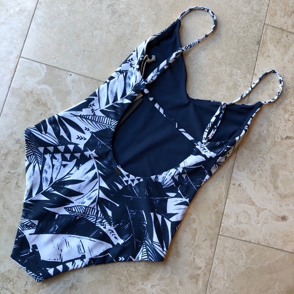 Rip Curl Shape Shifter Palm Swimsuit Blue & Cream NWT Women’s Size X-Small - Picture 4 of 14
